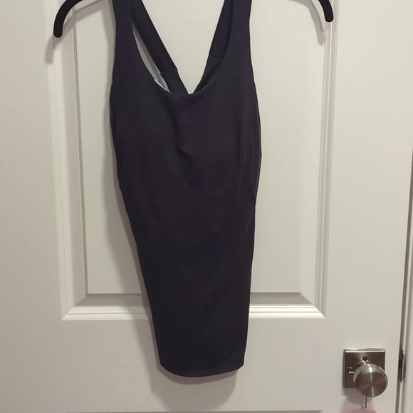 Crane and Lion workout tank top with built in bra - Picture 1 of 3